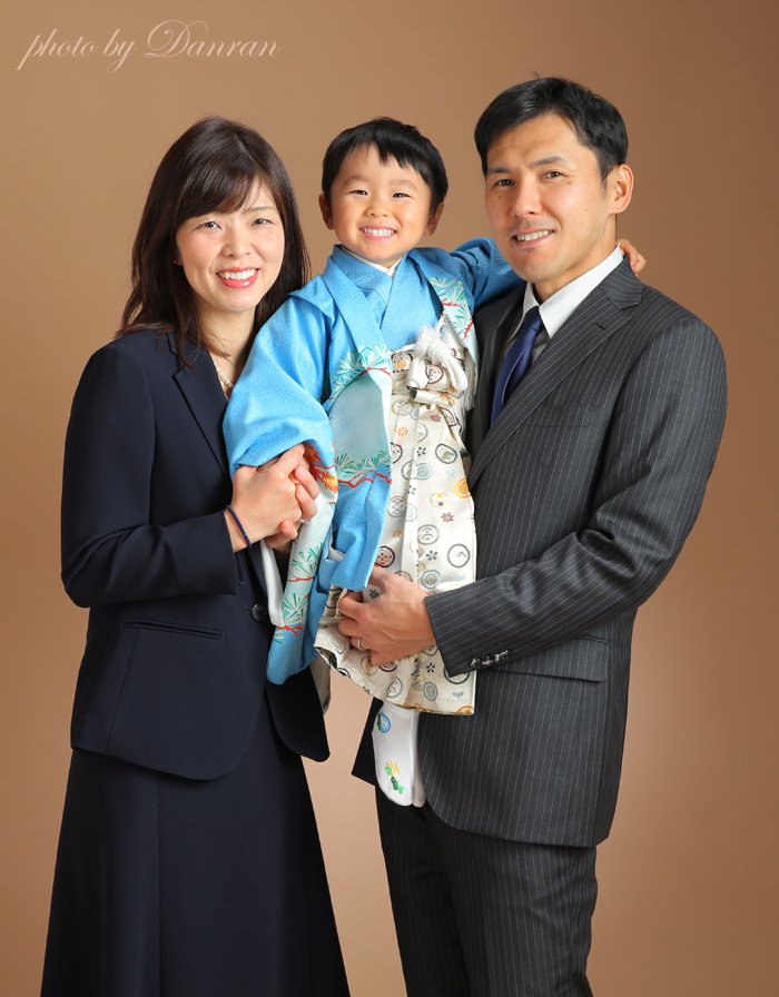 山口県下関市で、家族写真が人気の写真館だんらんスタジオ(住吉神社さんから車で約１０分)