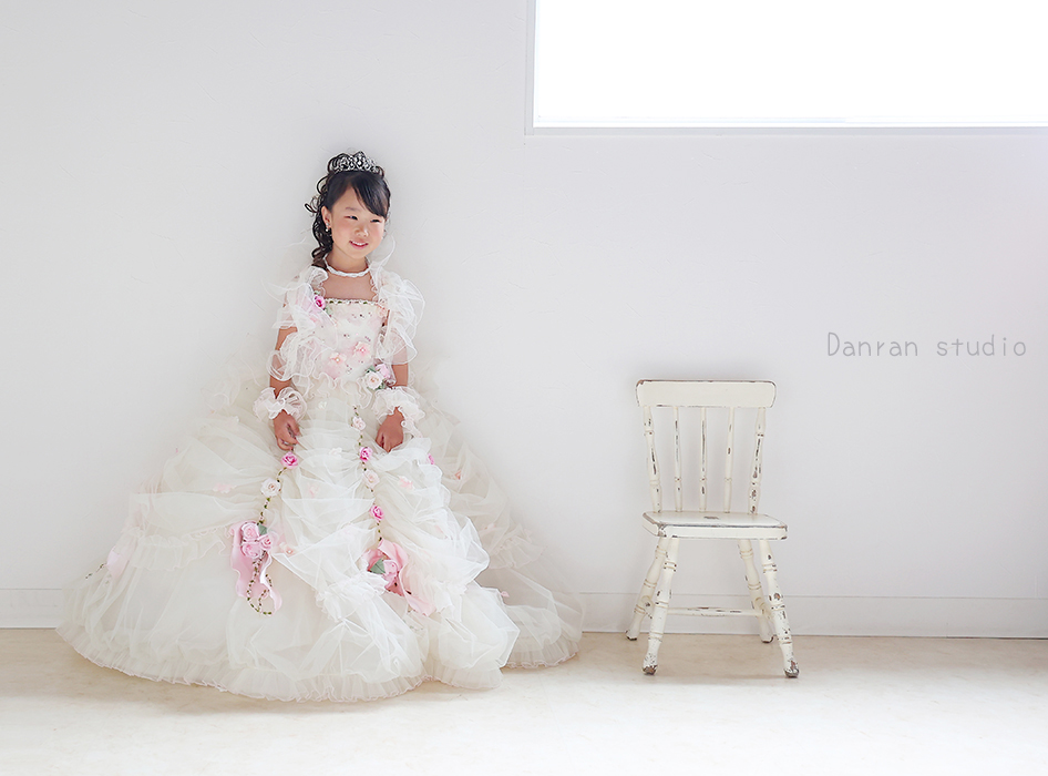 山口県下関市の七五三でドレスの写真も撮影してる写真スタジオ
